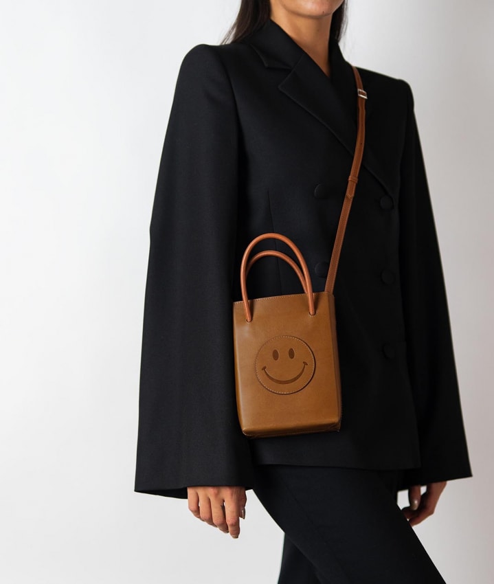 Essential Crossbody Väska Smiley Vegetable Tanned Brown